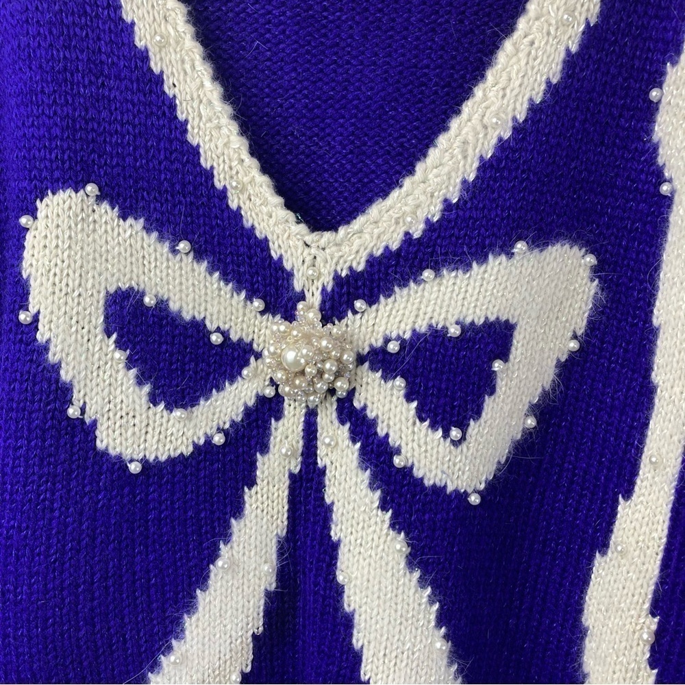 Jacklyn Smith Women’s Very ‘Ugly’ Christmas Sweater With Perls & Brooches Sz. L - Picture 13 of 15